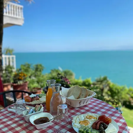 Bella Vista Bed & Breakfast 3*