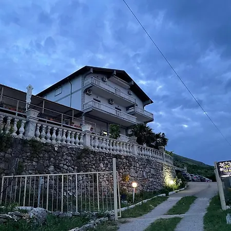 Bella Vista *