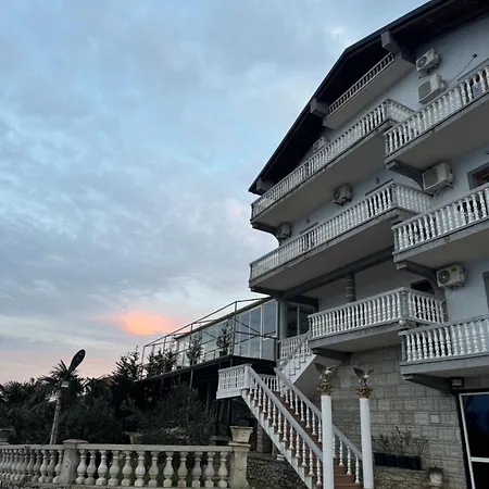 Bella Vista *