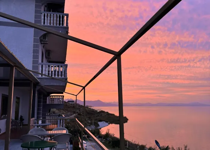 Bella Vista Bed & Breakfast 3*