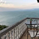 Bella Vista Alojamento de Acomodação e Pequeno-almoço 3*