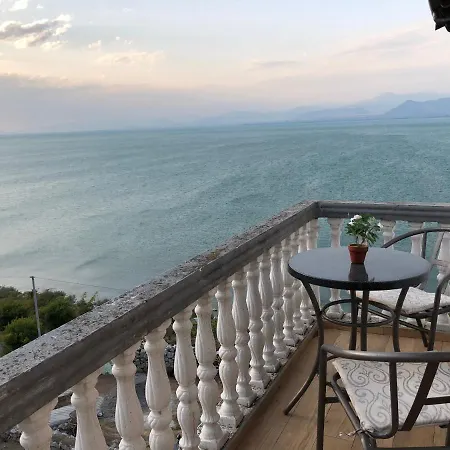 Bella Vista Bed and Breakfast *