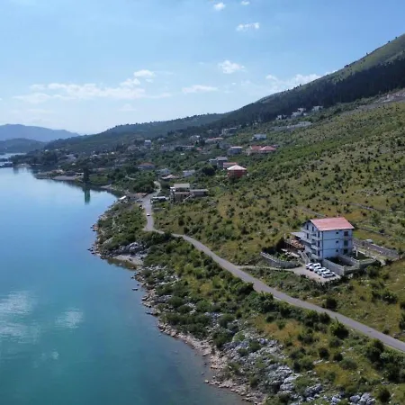 فندق مبيت وإفطار Bella Vista شكودر