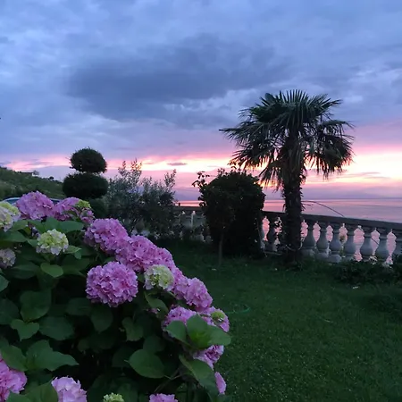 Bella Vista Bed and Breakfast Σκόδρα