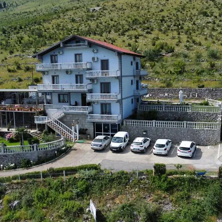 فندق مبيت وإفطار Bella Vista 3*