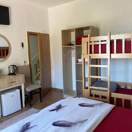 לינה וארוחת בוקר Bella Vista 3*