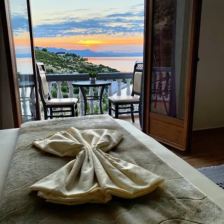 Bella Vista Bed and Breakfast *