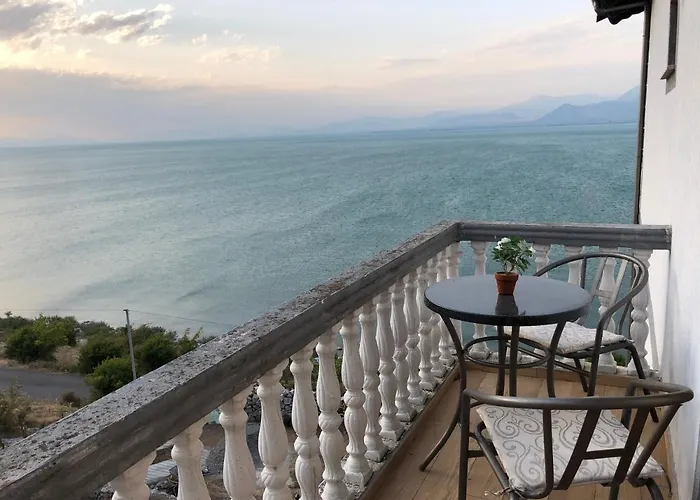 Bella Vista Couette-café 3*