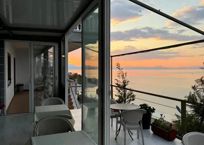 Couette-café Bella Vista 3*